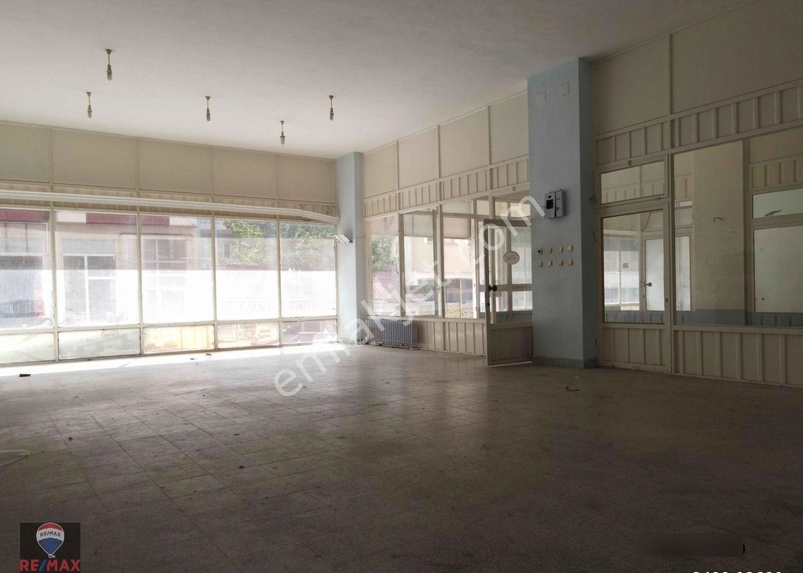 Suluova Merkezde İmalathane-showroom-gıda İşine Uygun Satılık Bina - Görsel 3