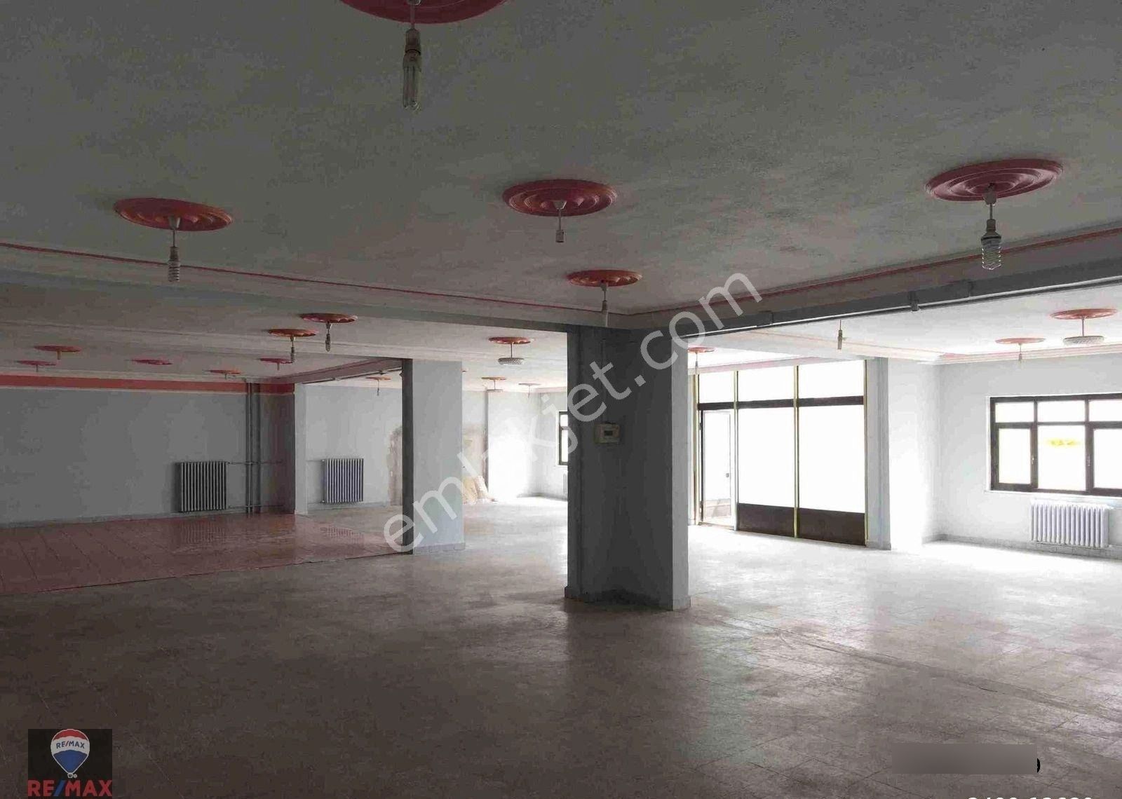 Suluova Merkezde İmalathane-showroom-gıda İşine Uygun Satılık Bina - Görsel 2