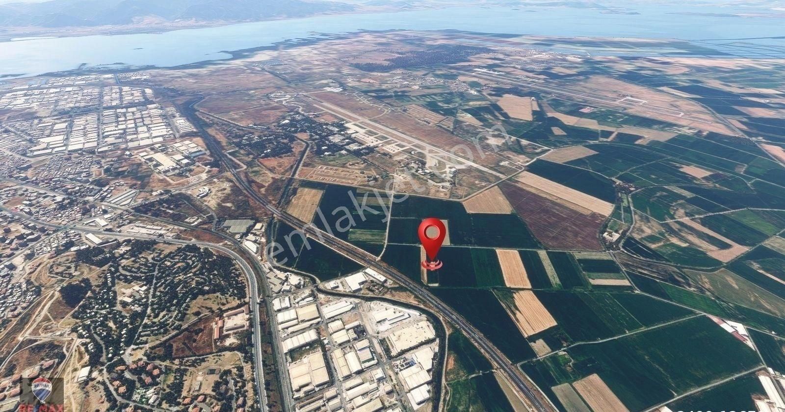 Menemen Ulucak Yola 60 Metre Cepheli Satılık Arazi - Görsel 2