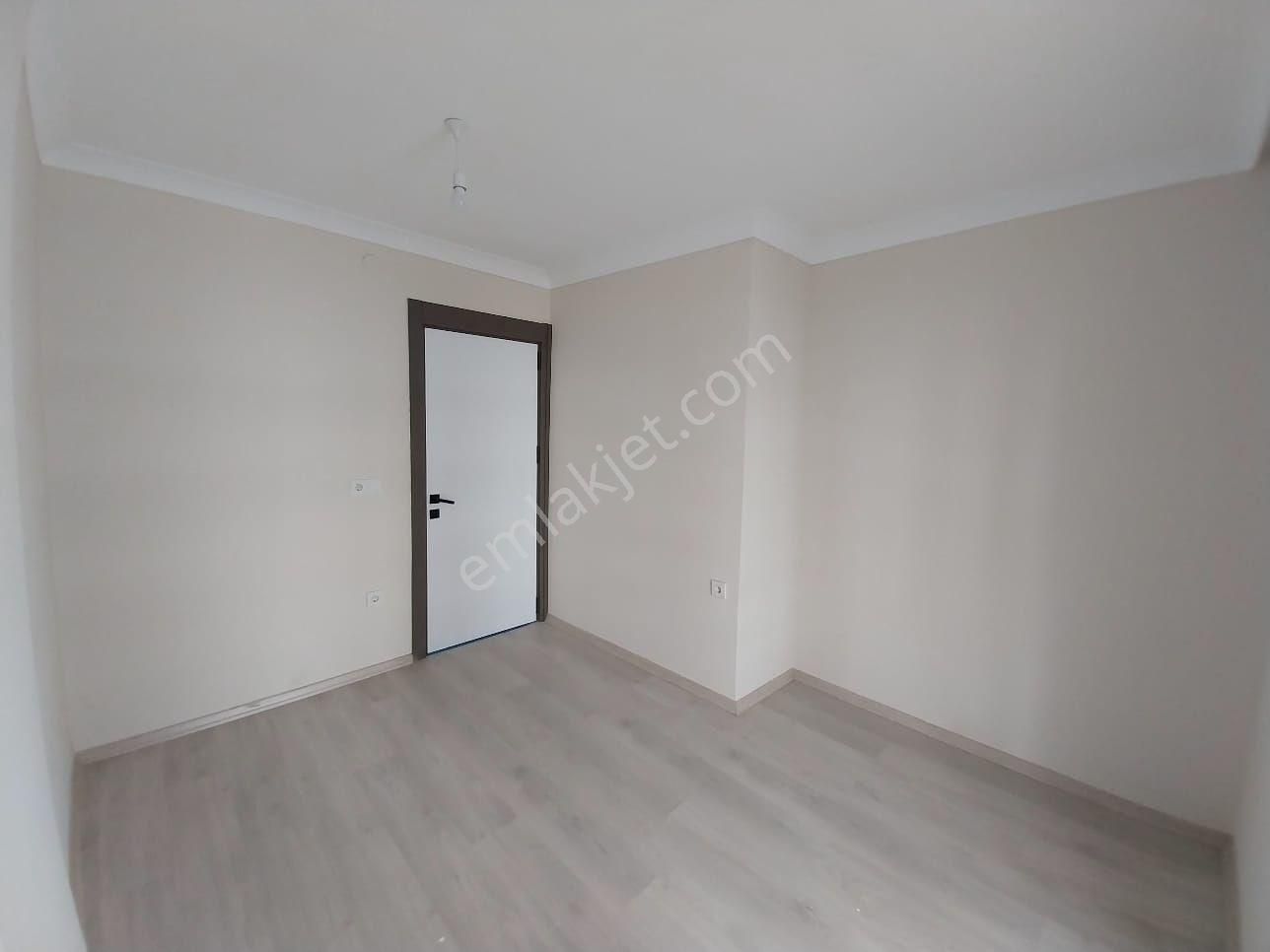 Yükselden Kadıköy De Merkezi Lokasyonda Ara Kat Ön Cephe 1+1 - Görsel 17