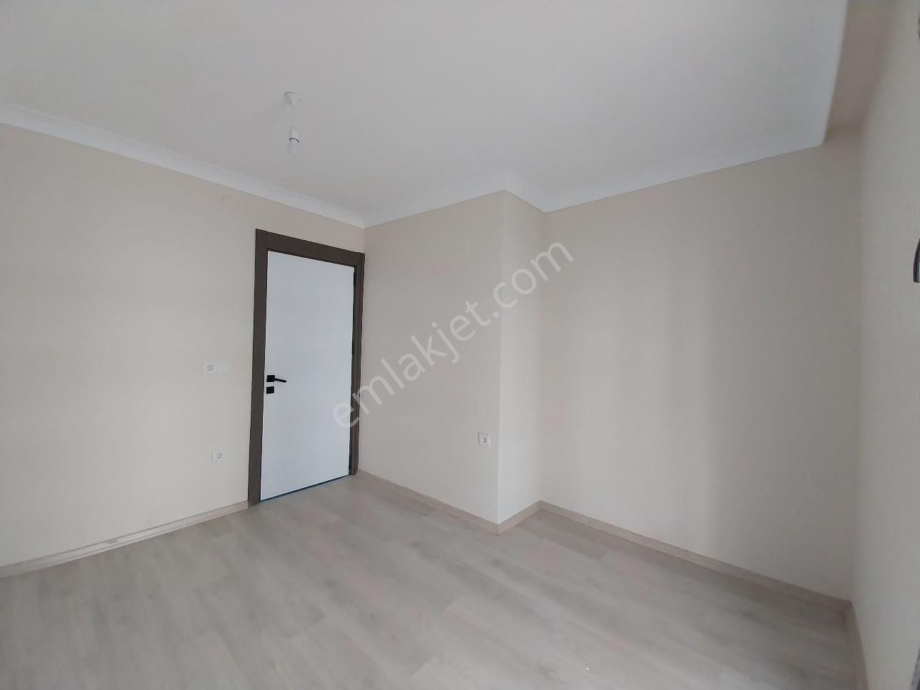 Yükselden Kadıköy De Merkezi Lokasyonda Ara Kat Ön Cephe 1+1 - Görsel 16