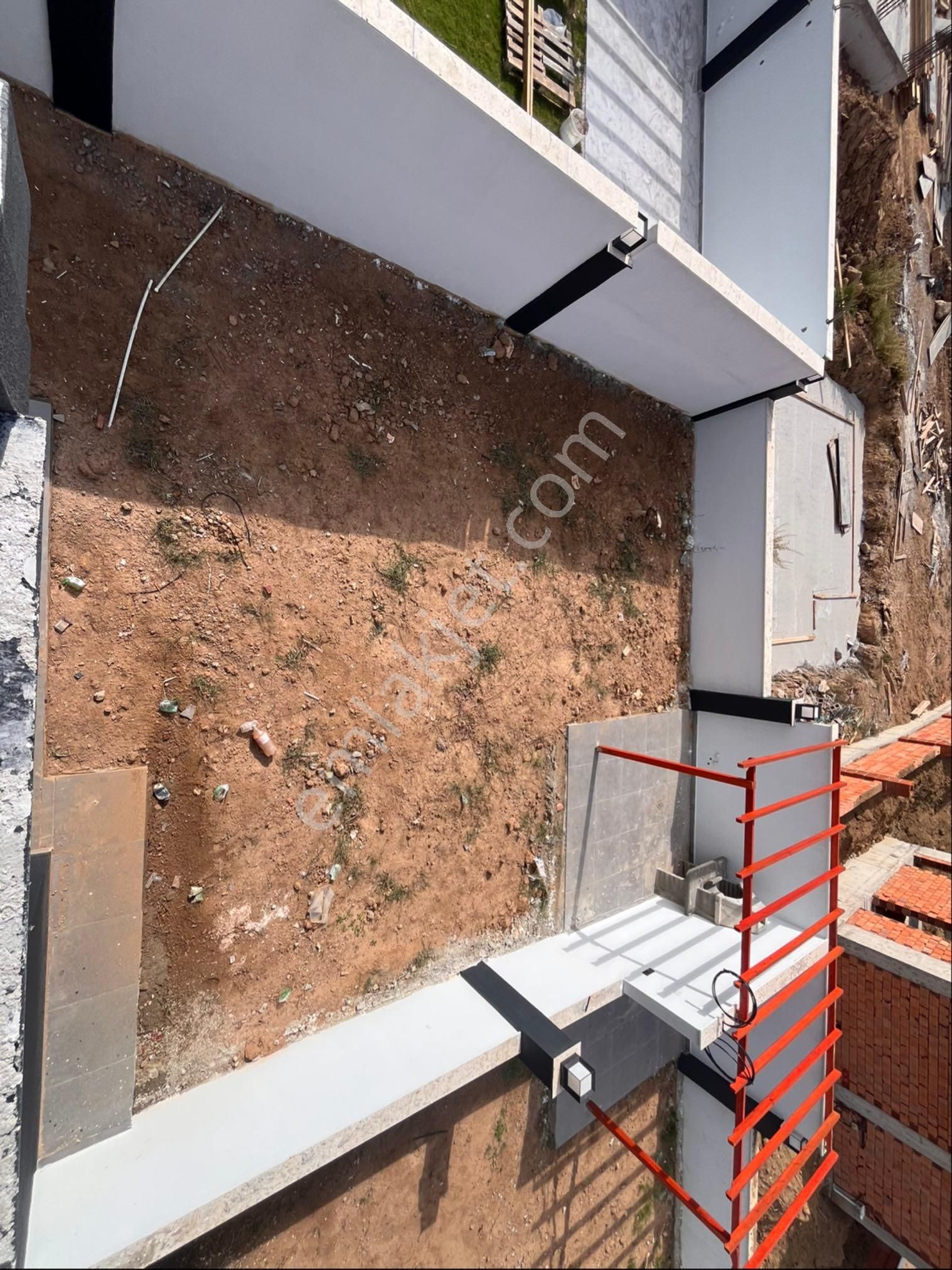 Seferihisar Cumhuriyette Geniş Bahçeli Sıfır Villa - Görsel 12