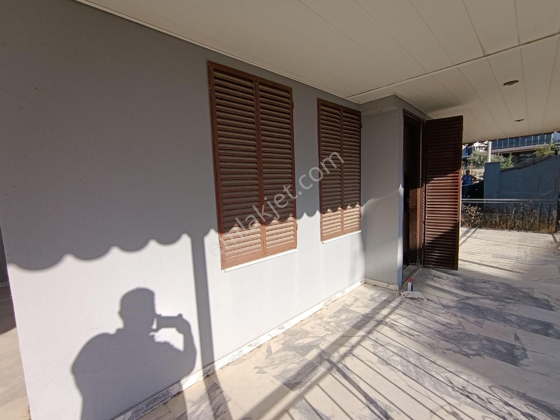 Karaova'da Panaromik Manzaralı Site İçinde 4+1 Satılık Villa - Görsel 18