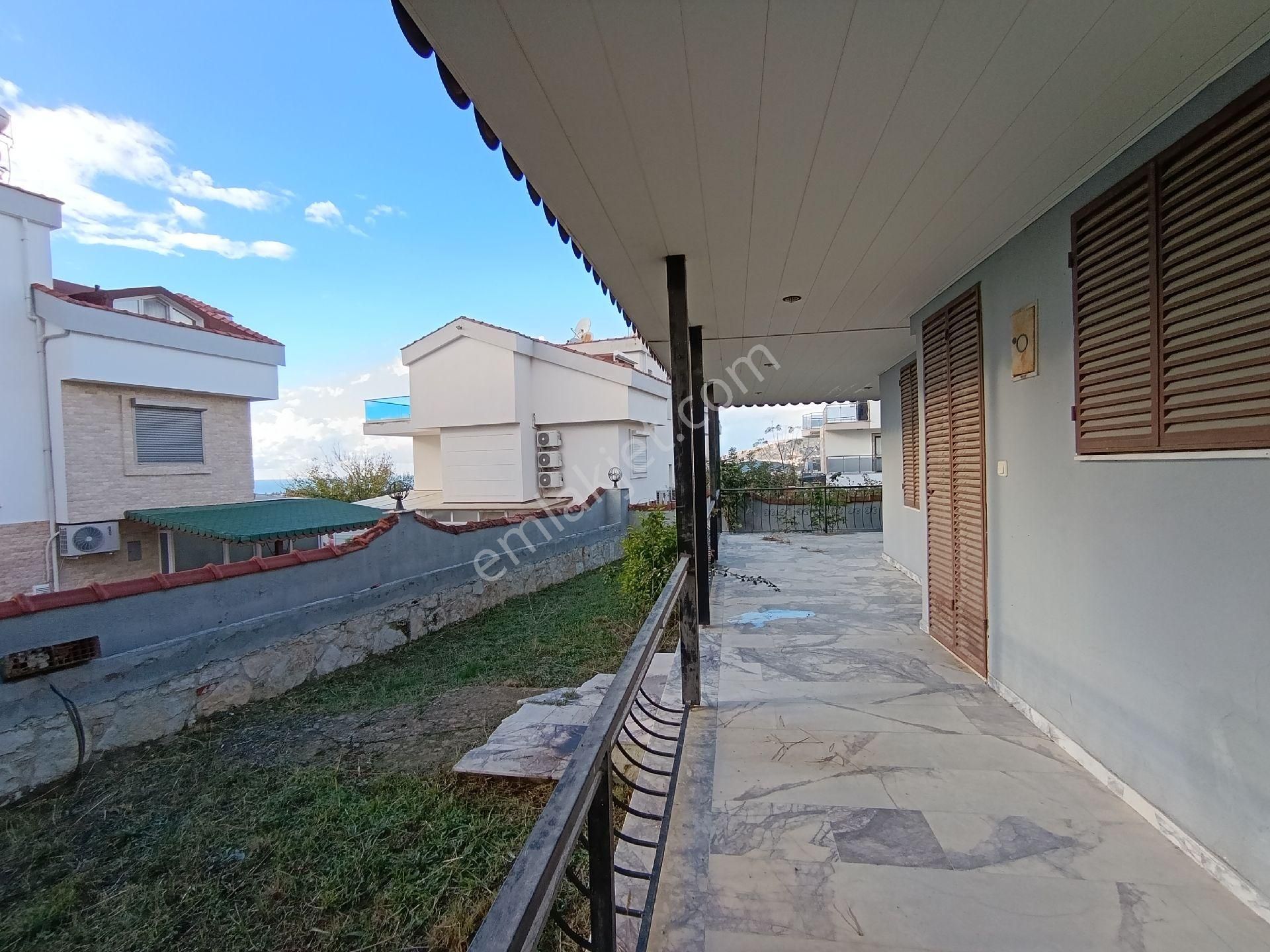 Karaova'da Panaromik Manzaralı Site İçinde 4+1 Satılık Villa - Görsel 10