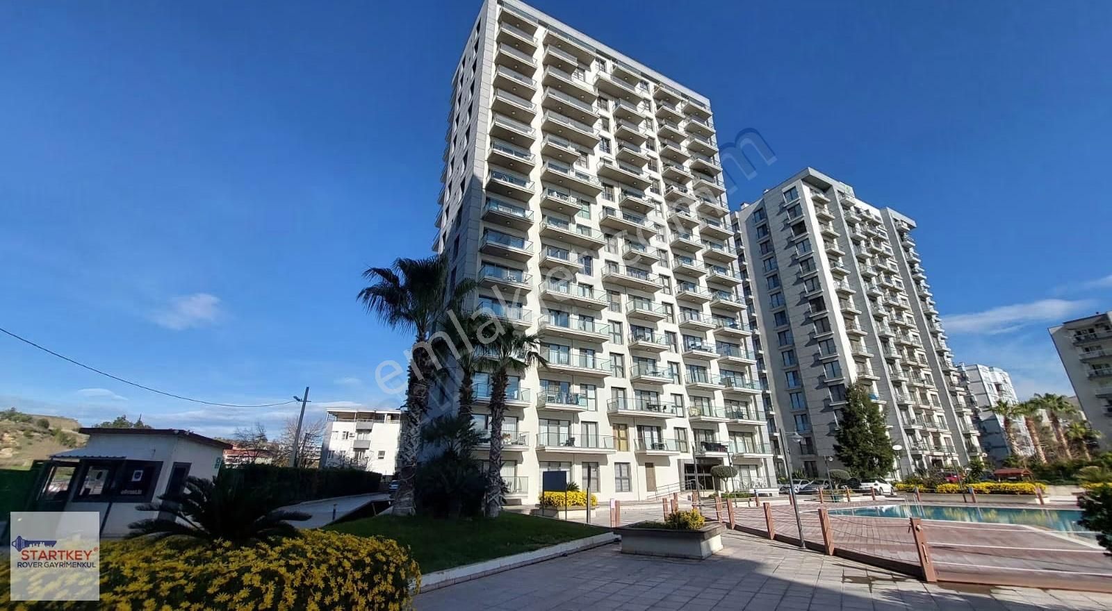 Marka 333 Sitesinde Havuz Cephe Eşyalı 1+1 Satılık Daire