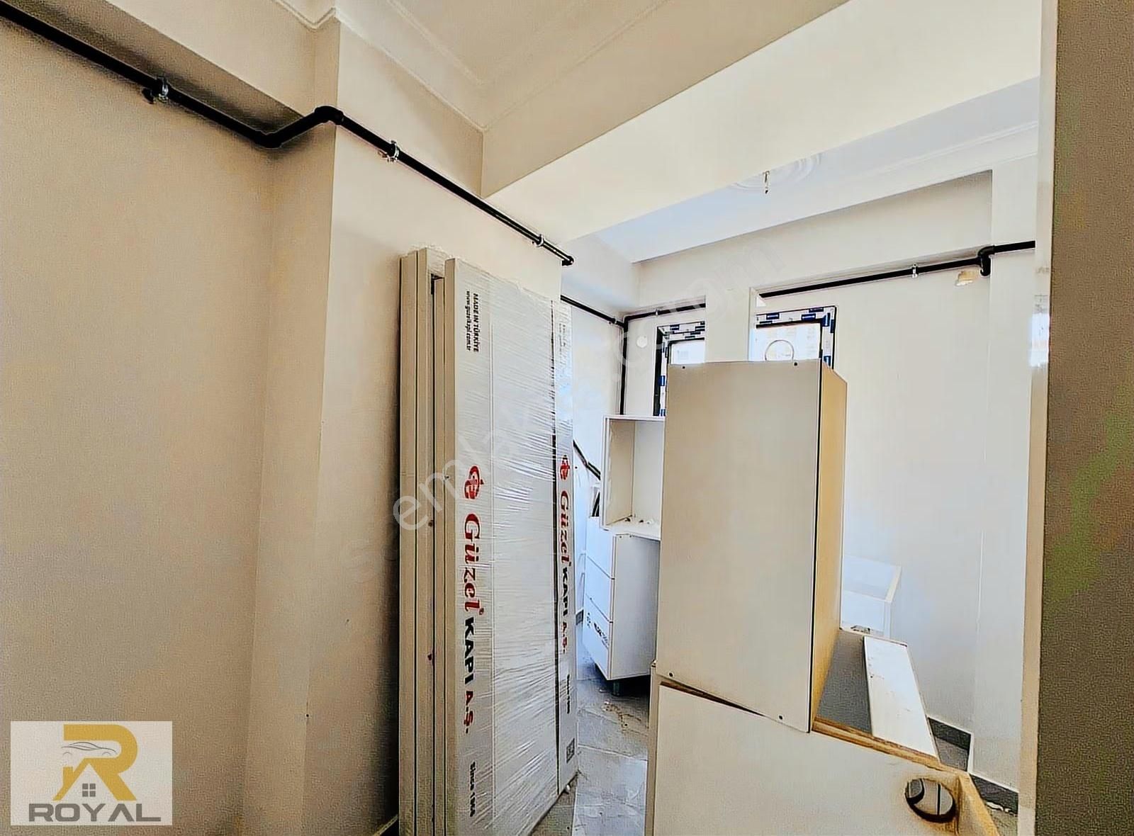 Kanaryada Marmaray Yakınında Sıfır Lüx Otoparklı 2+1 Daire - Görsel 9