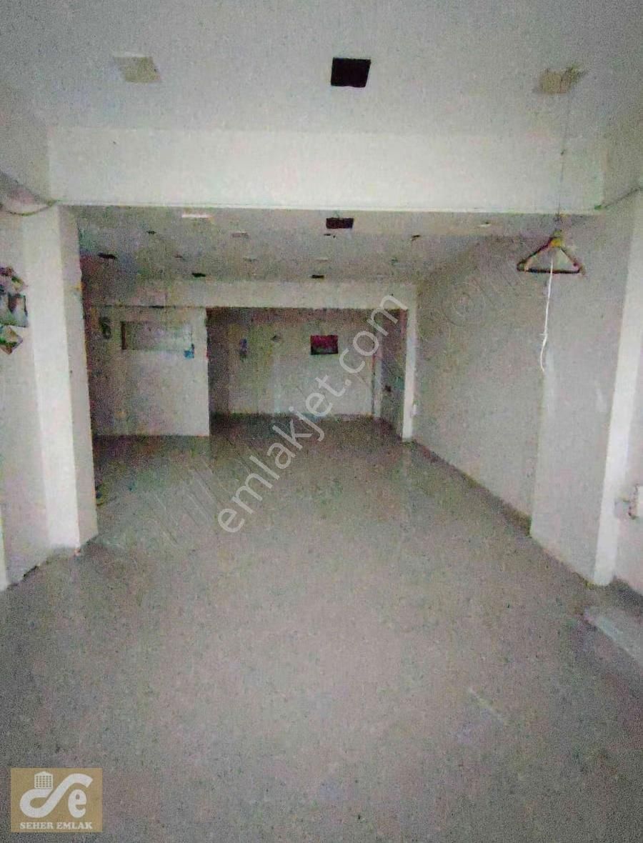 Hürriyet Mahallesinde Satılık 160 M² Depolu Dükkan - Görsel 3