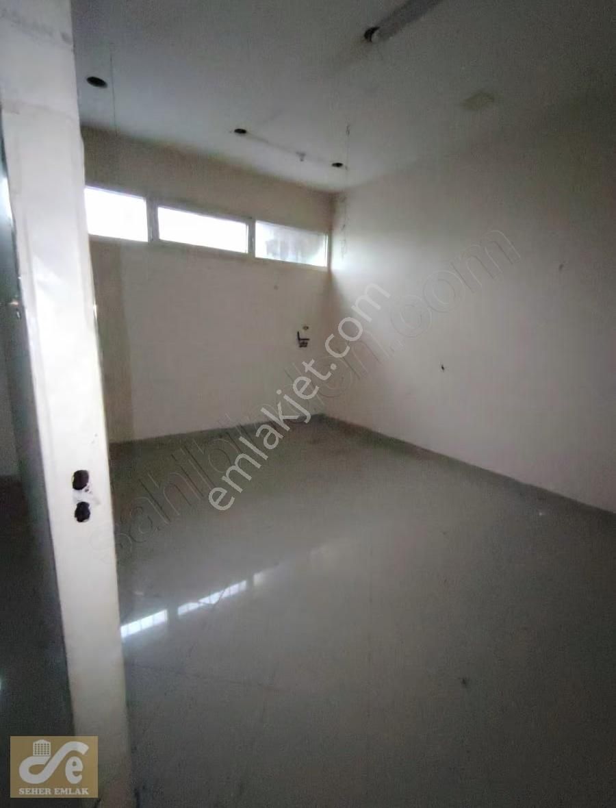 Hürriyet Mahallesinde Satılık 160 M² Depolu Dükkan - Görsel 14