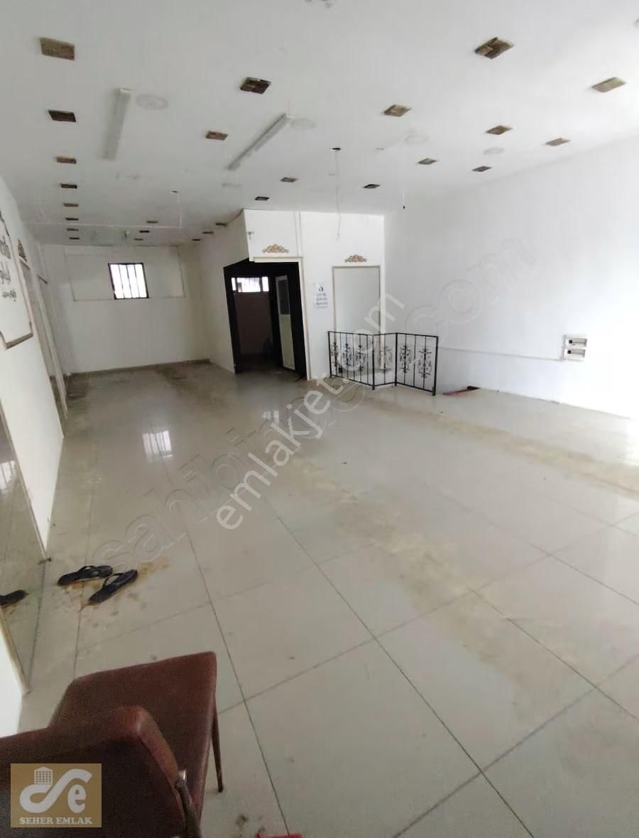 Hürriyet Mahallesinde Satılık 160 M² Depolu Dükkan - Görsel 10