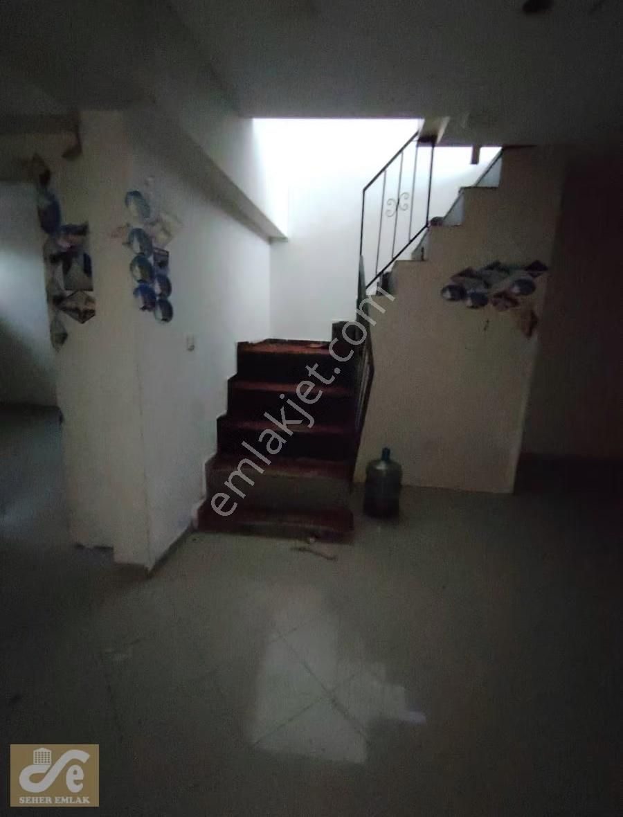 Hürriyet Mahallesinde Satılık 160 M² Depolu Dükkan - Görsel 11