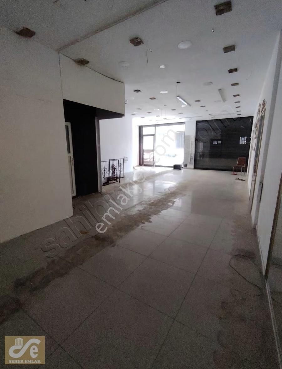 Hürriyet Mahallesinde Satılık 160 M² Depolu Dükkan - Görsel 16
