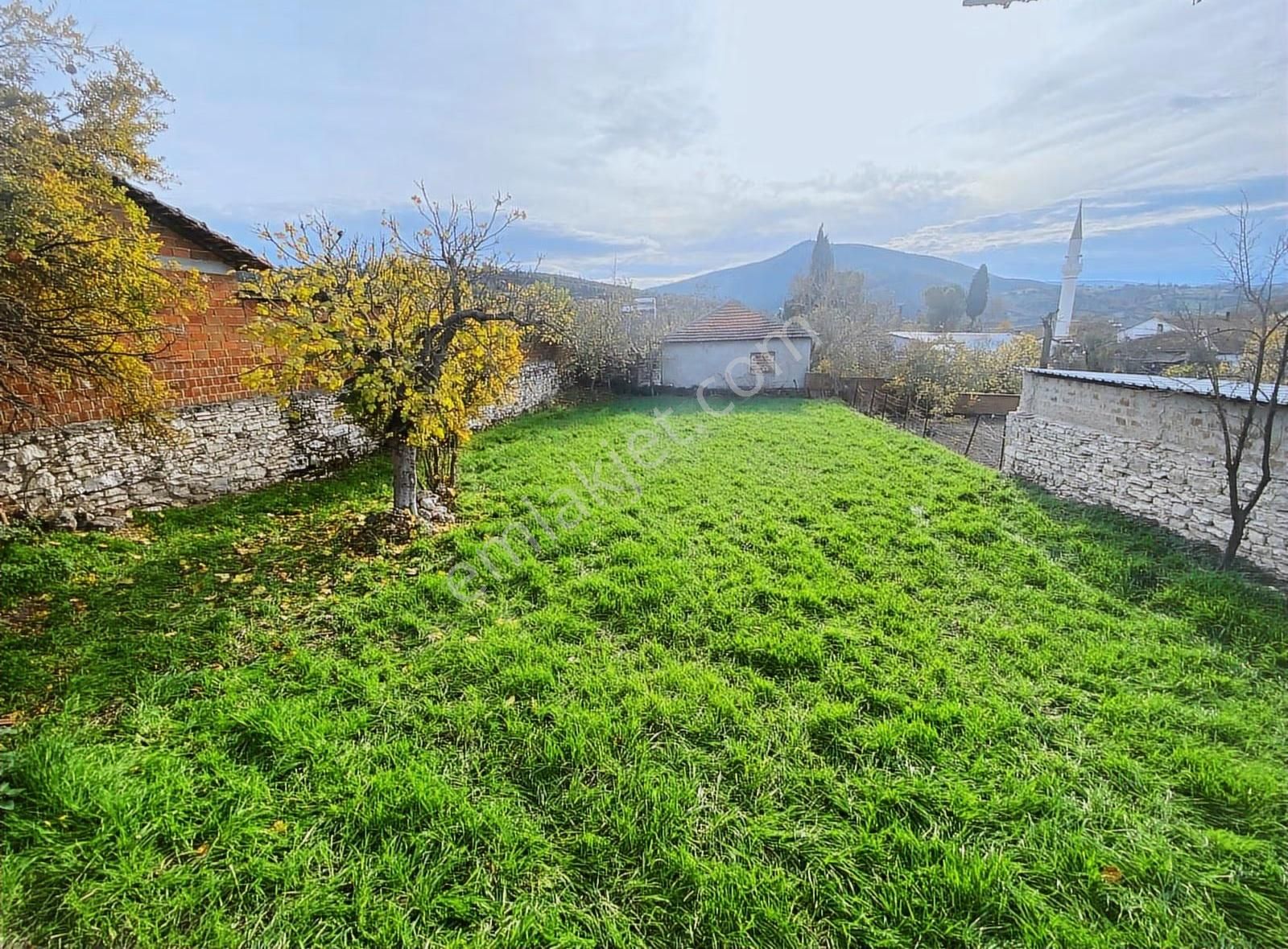 Küçükyeni Mah.950m² Arsalı Ahşap Ev Ve İki Adet Tarla Satılık - Görsel 5