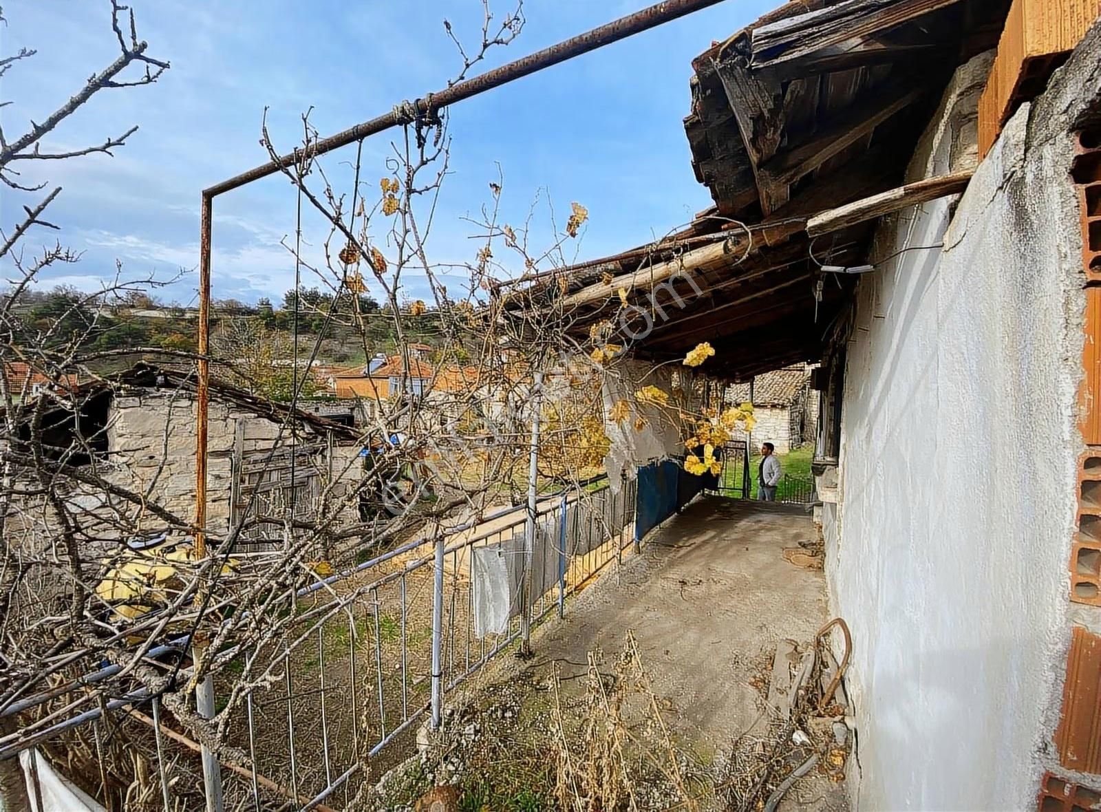 Küçükyeni Mah.950m² Arsalı Ahşap Ev Ve İki Adet Tarla Satılık - Görsel 11