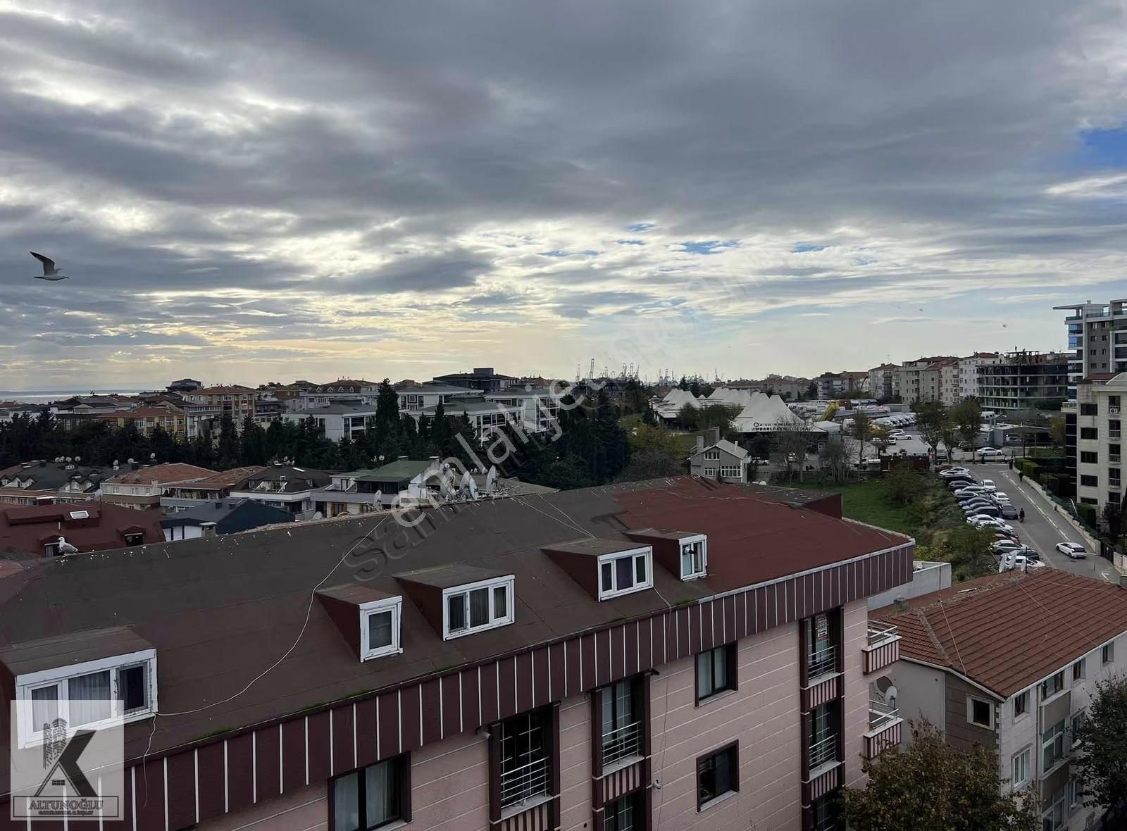 Site İçinde Deniz Şehir Manzaralı Otoparklı Sıfır 3+1 135m2