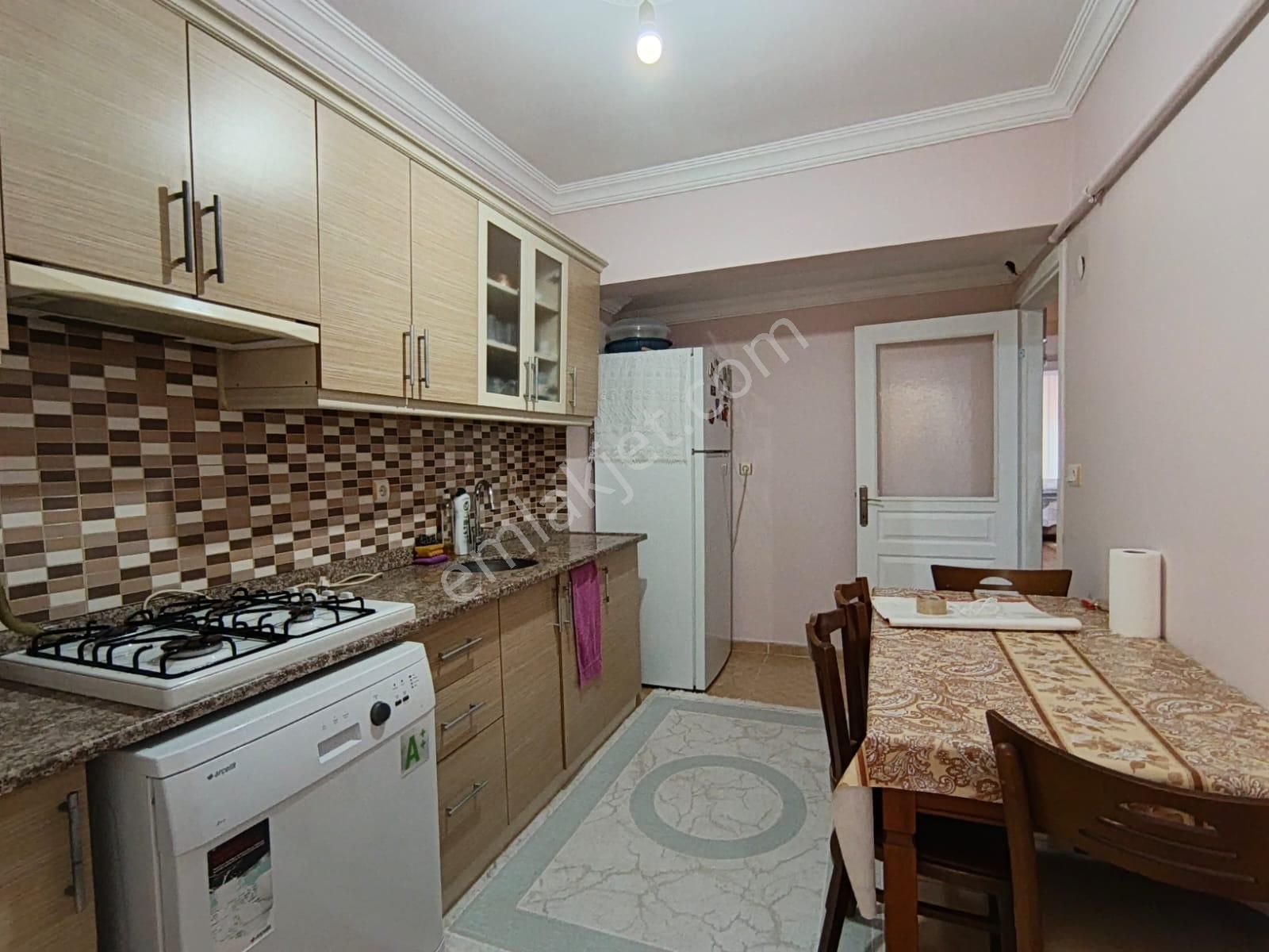 Çekmeköy M.akif Mh Ağaoğluna Yakın Çift Balkonlu 2+1 95m² Daire - Görsel 7
