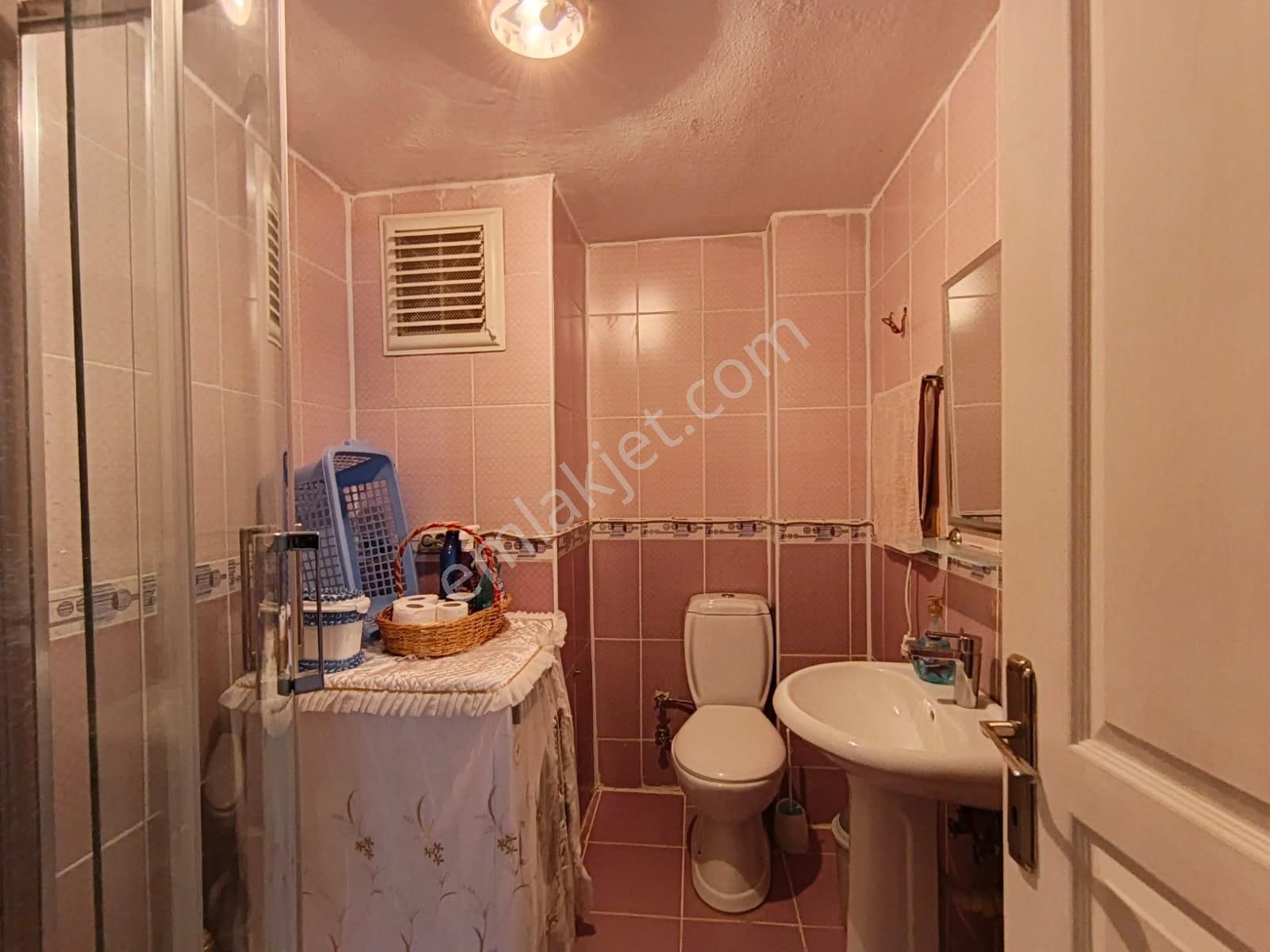 Çekmeköy M.akif Mh Ağaoğluna Yakın Çift Balkonlu 2+1 95m² Daire - Görsel 9