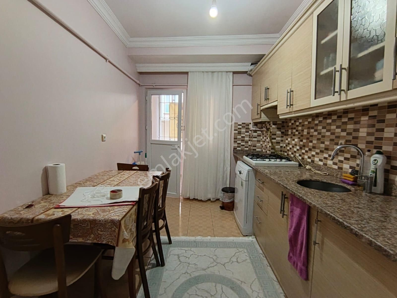 Çekmeköy M.akif Mh Ağaoğluna Yakın Çift Balkonlu 2+1 95m² Daire - Görsel 5