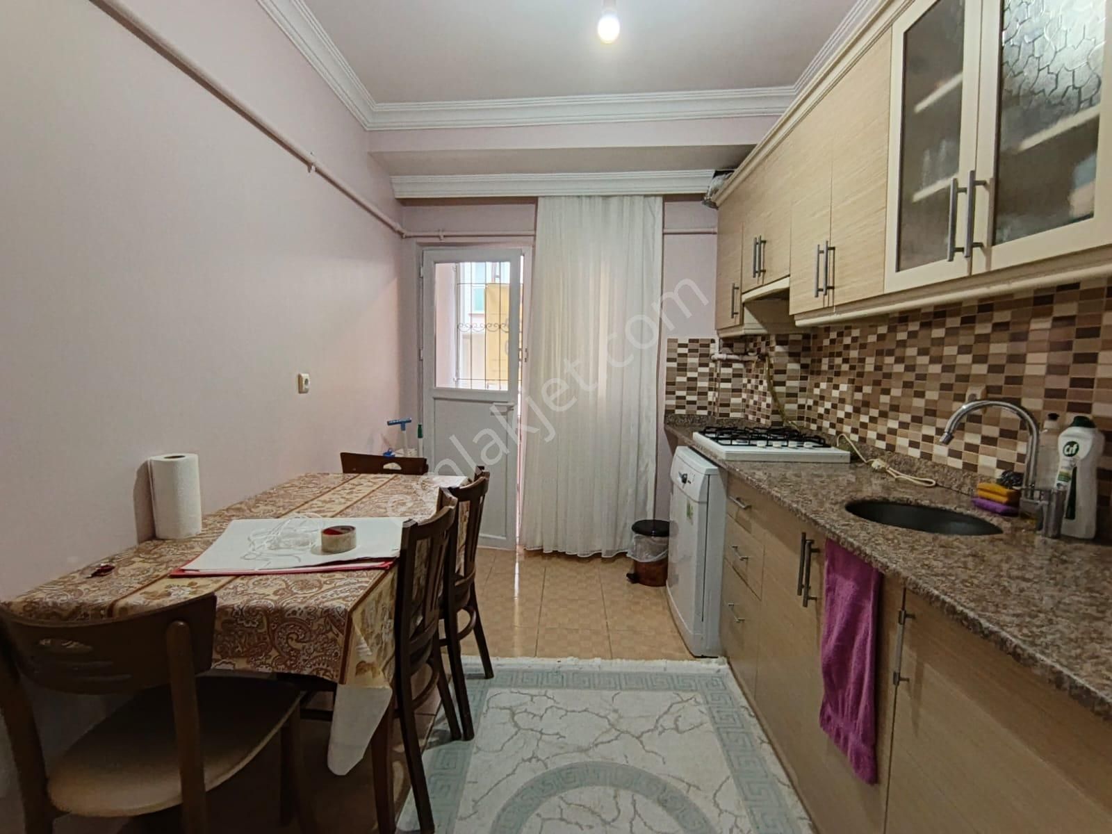 Çekmeköy M.akif Mh Ağaoğluna Yakın Çift Balkonlu 2+1 95m² Daire - Görsel 6