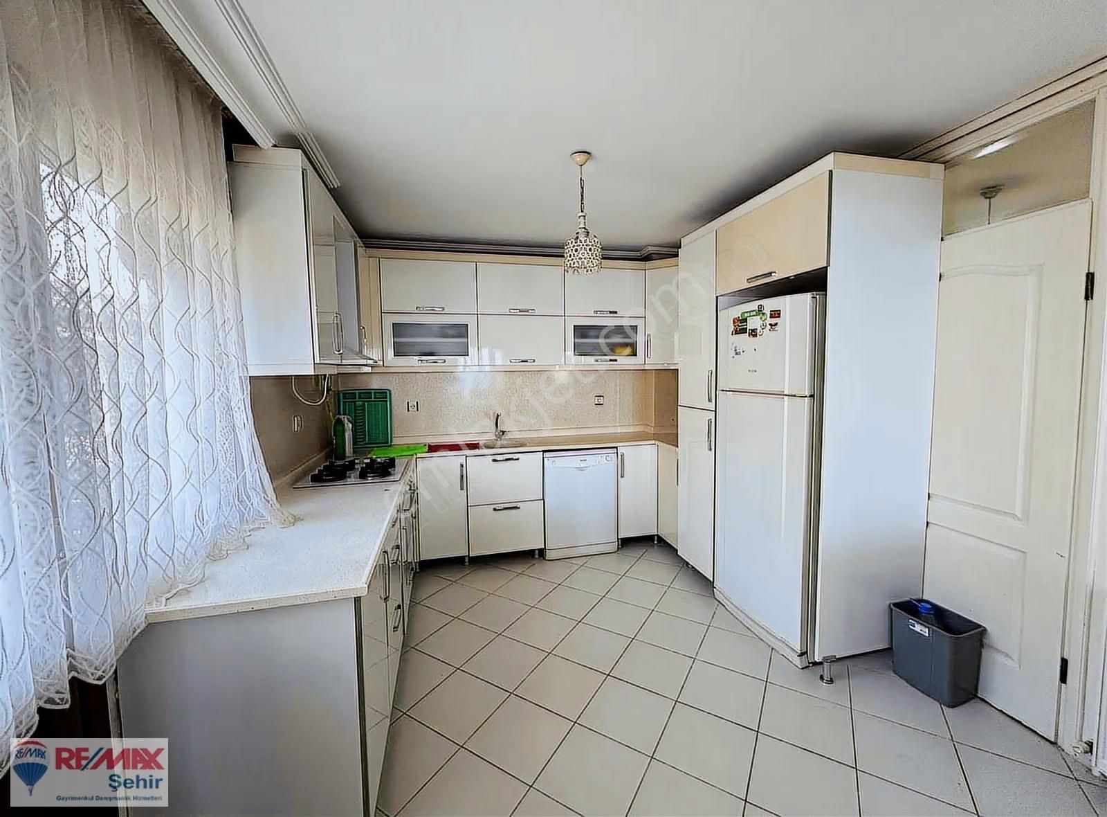 Yalova Remax'tan Denize Sıfır 4+1 Daire - Görsel 13