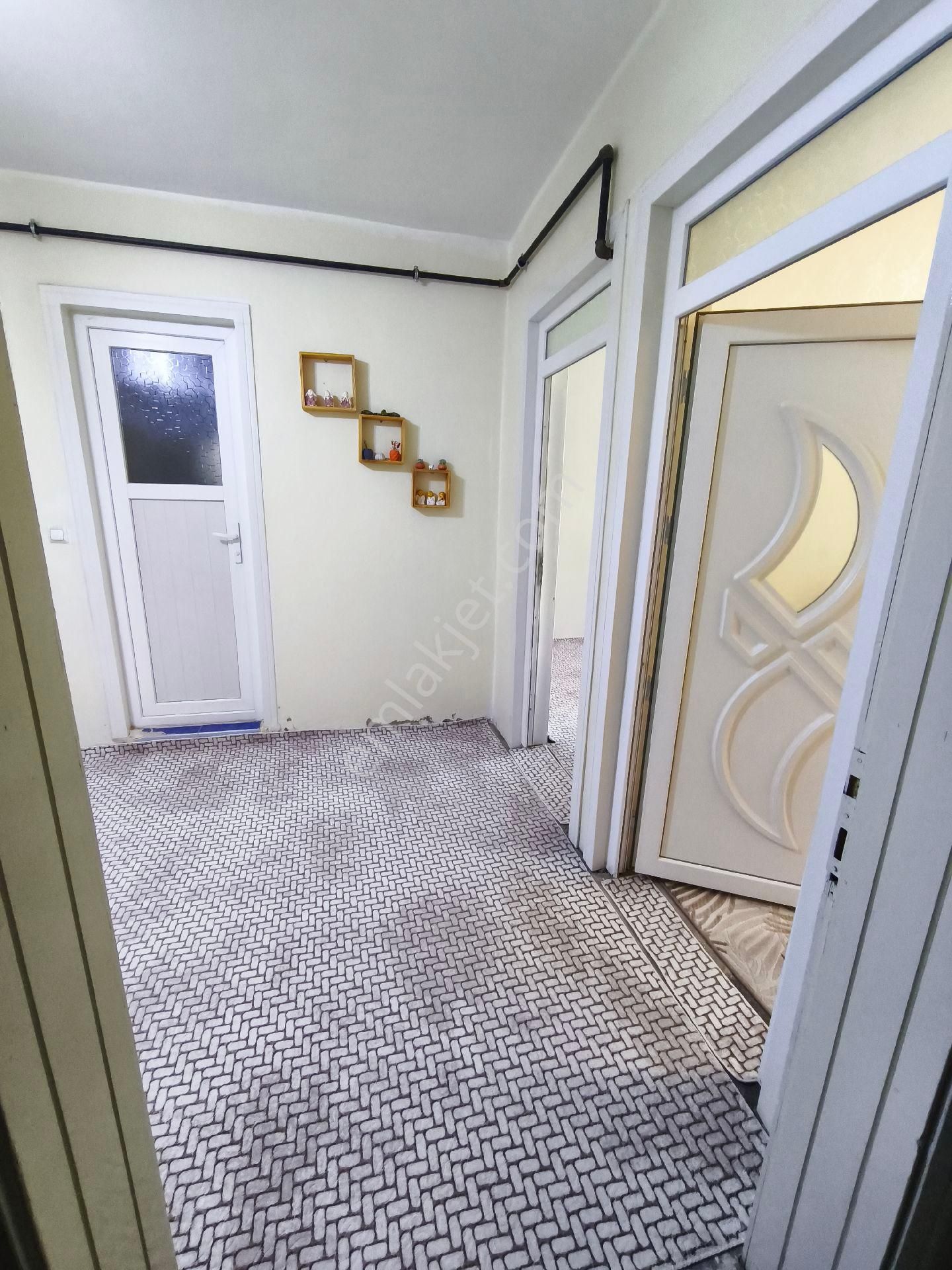 Köylü Garajına Yakın Selahattin Eyyubi De Yol Üzeri Doğalgazlı Satılık 3 Katlı Müstakil Bakımlı E - Görsel 33