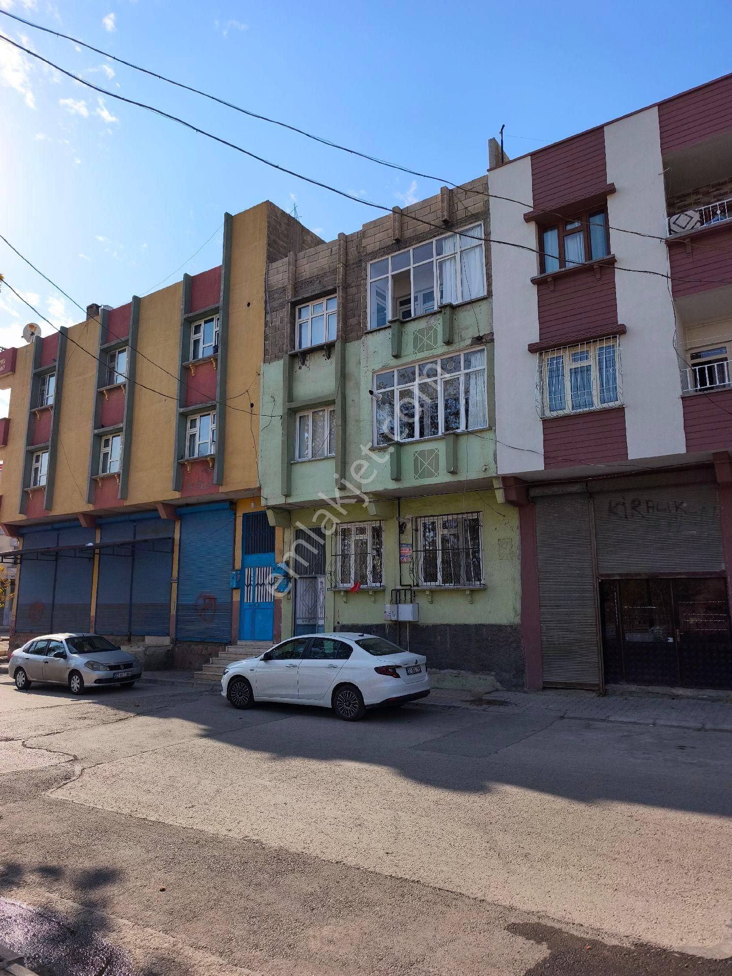 Köylü Garajına Yakın Selahattin Eyyubi De Yol Üzeri Doğalgazlı Satılık 3 Katlı Müstakil Bakımlı E - Görsel 2