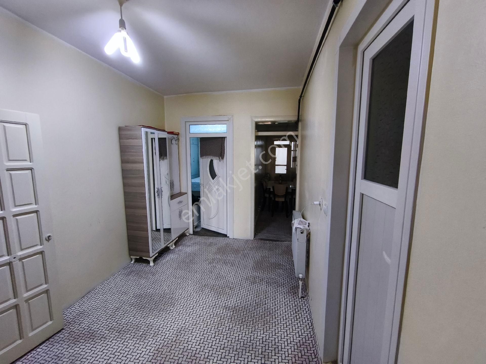 Köylü Garajına Yakın Selahattin Eyyubi De Yol Üzeri Doğalgazlı Satılık 3 Katlı Müstakil Bakımlı E - Görsel 27