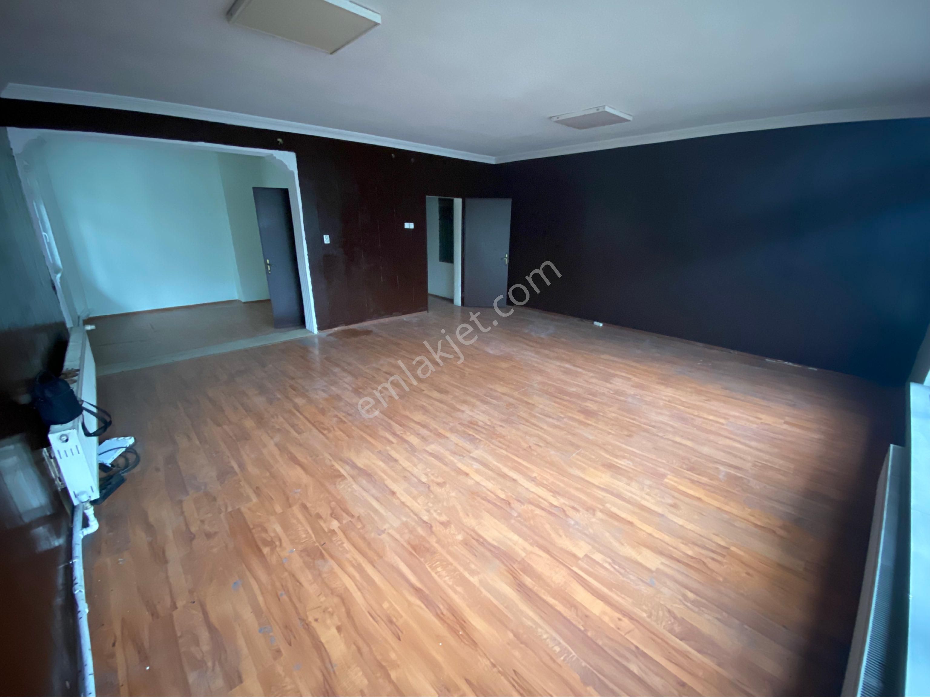 Çankaya Korkut Reis Mahallesi Necatibey Cadde Üzeri 3+1 Kombili Asansörlü Kiralık Ofis - Görsel 8