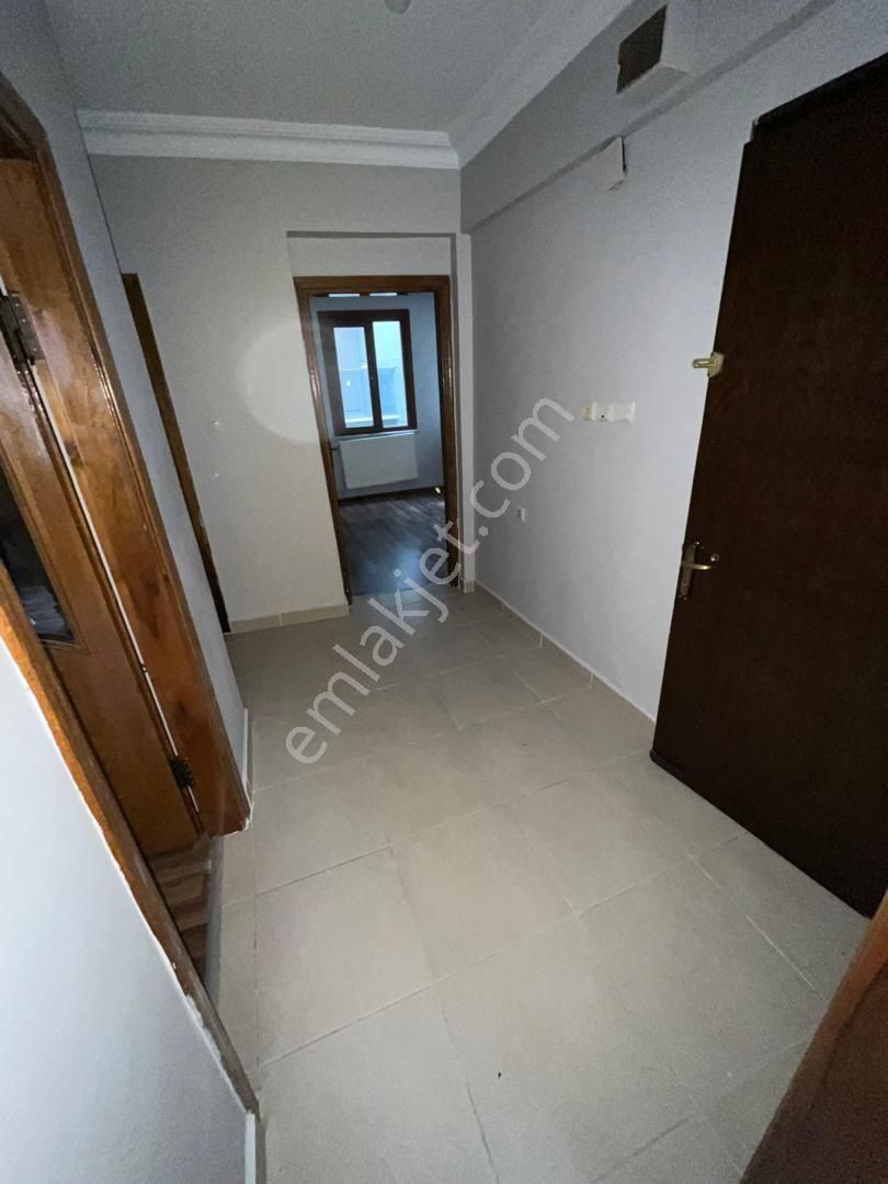 Ümraniye Yamanevler Çarşı Metro Yürüme Mesafesi Temiz Daire Kiralık Ev 2+1 2.kat - Görsel 6