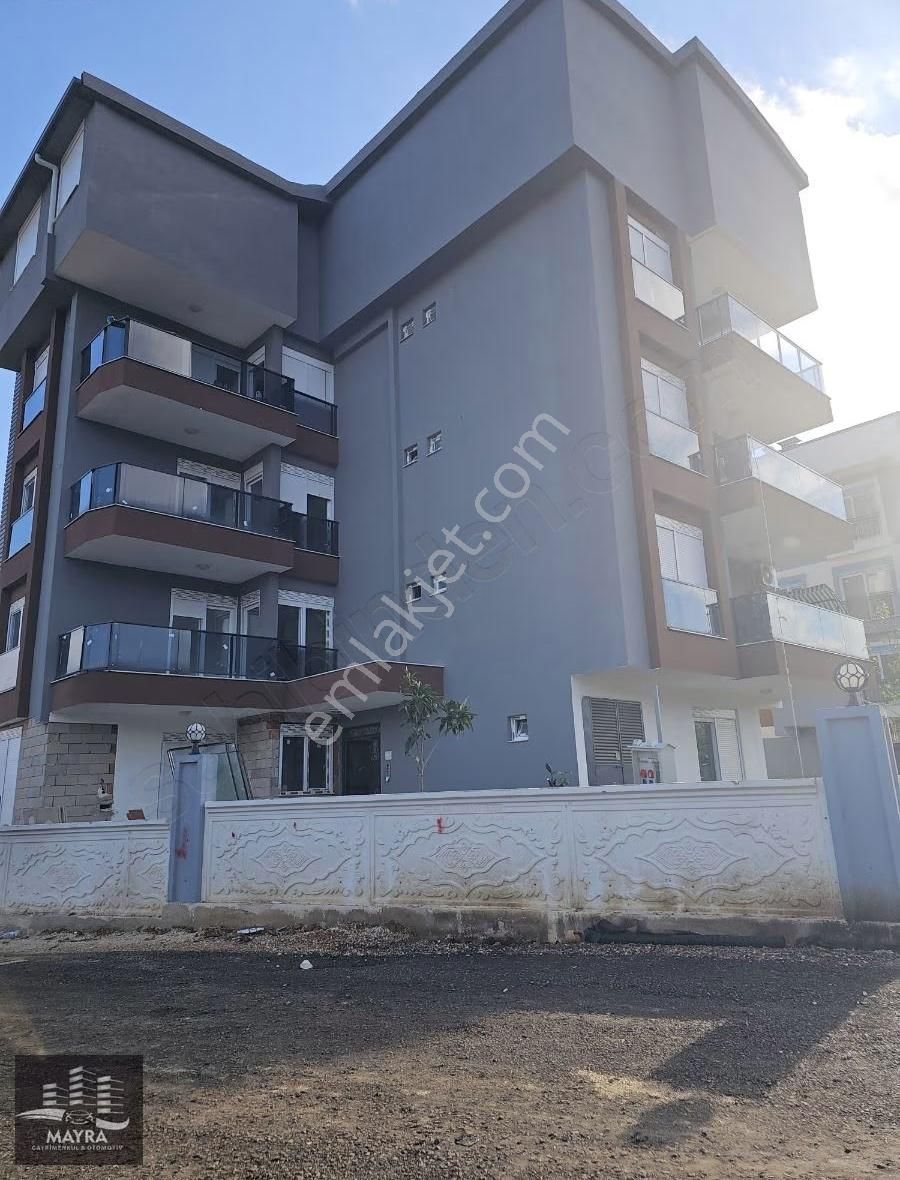 Aydogmuşta Yeni Açılan Yola Yakın 4+1 Giyinme Odalı Dubleks