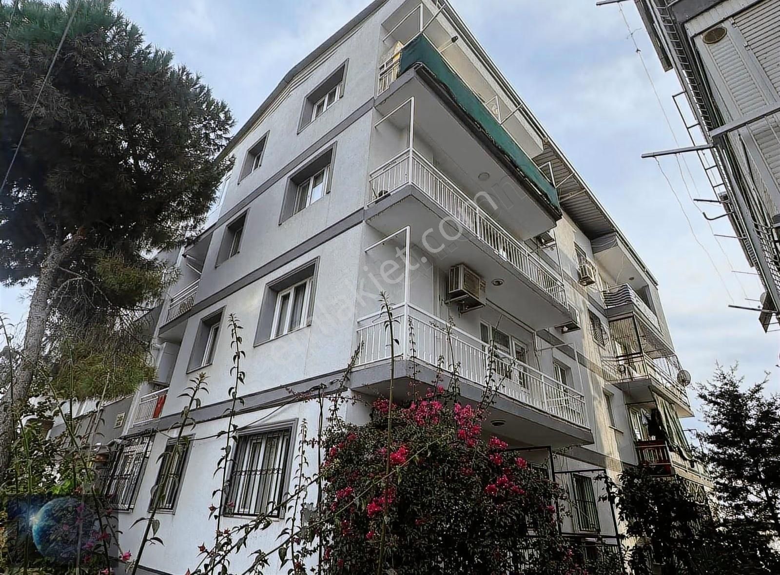 Buca Yiğitler Mah/de 2+1 Arakat D.gazlı Çift Balkonlu Daire