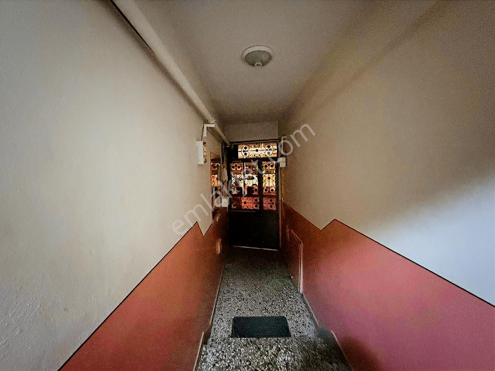 Bm Real Estate Gazcılar Cadde Üzerinde Fırsat 2+1 Bakımlı Daire