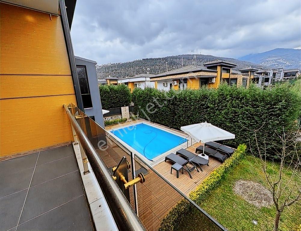 Sapanca Kırkpınar'da Satılık Havuzlu, Eşyalı Lüks 4+1 Villa - Görsel 18