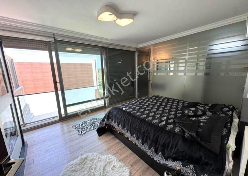 Kuşadası Karaova Mahallesi'nde Satılık Dubleks Havuzlu Villa - Görsel 10