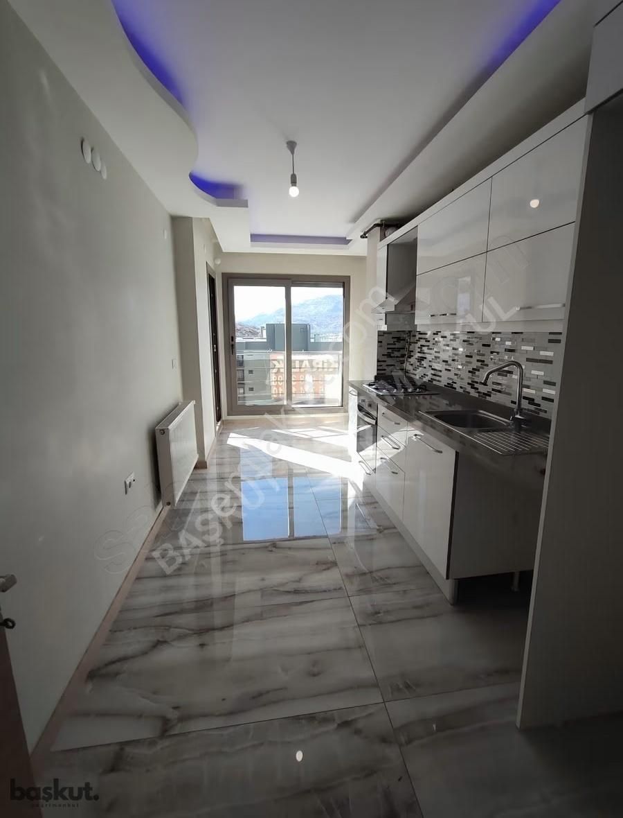 Başkut' Tan Körfez Mah.havuzlu Sitede Lux 3+1 Daire - Görsel 11