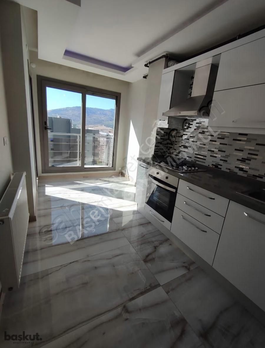 Başkut' Tan Körfez Mah.havuzlu Sitede Lux 3+1 Daire - Görsel 18