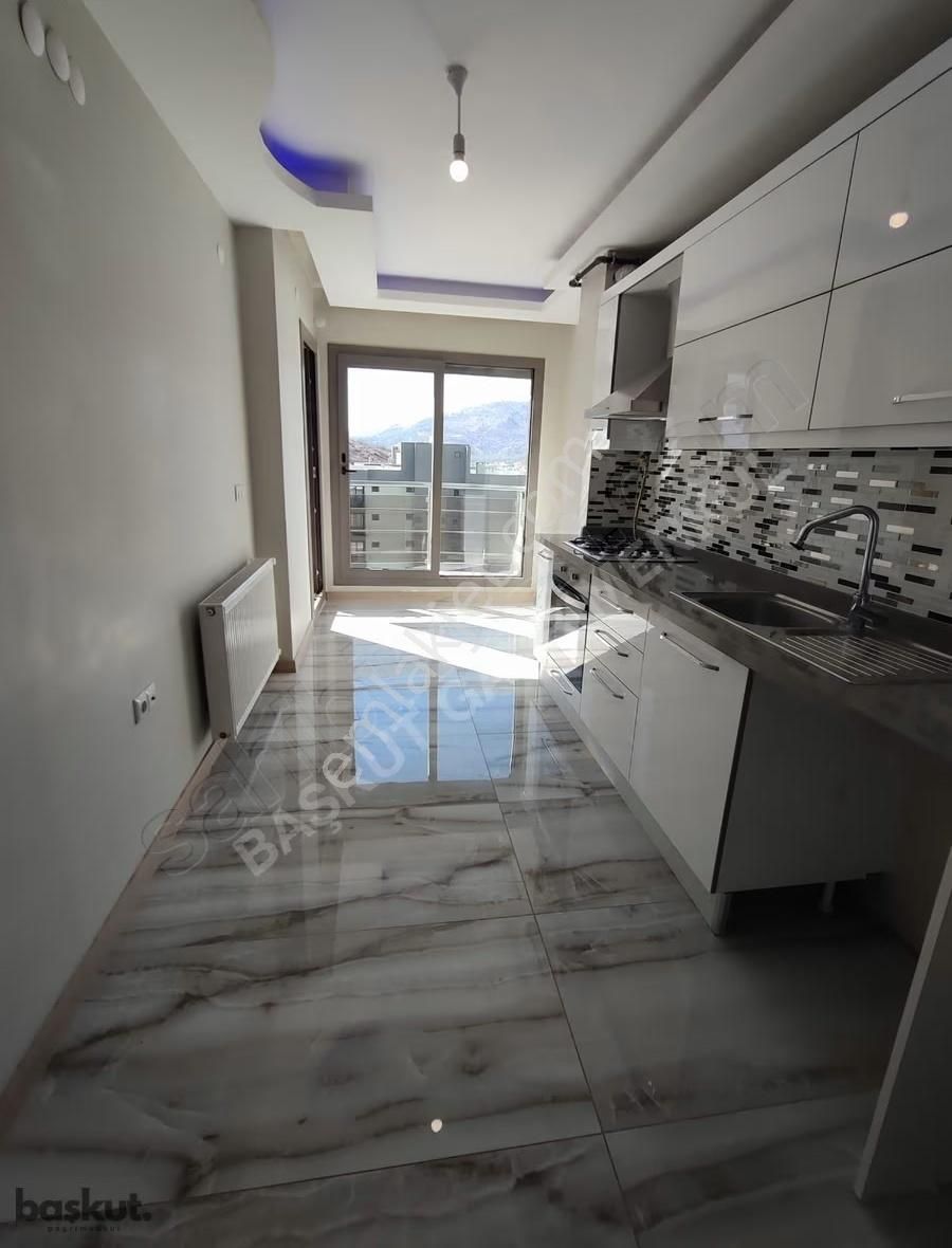 Başkut' Tan Körfez Mah.havuzlu Sitede Lux 3+1 Daire - Görsel 5