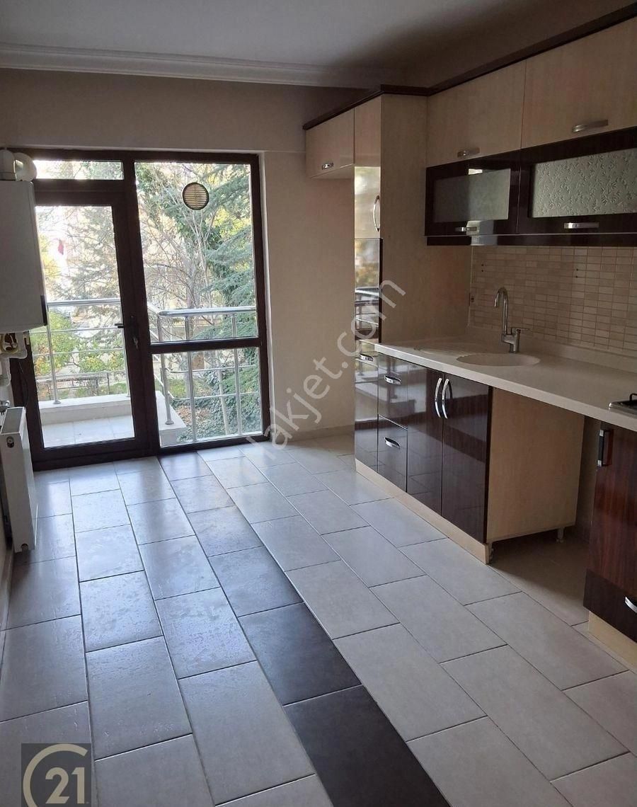 Esat Başak Sokak Genç Binada Boş 3+1 Kombili , Otoparklı - Görsel 5