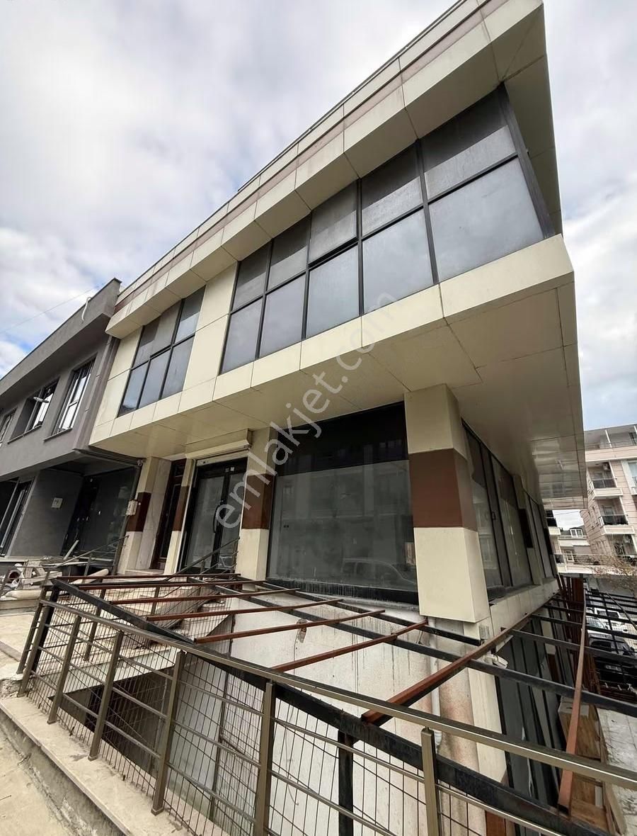 Beş Katlı Bina Kiralık Cadde Üzeri
