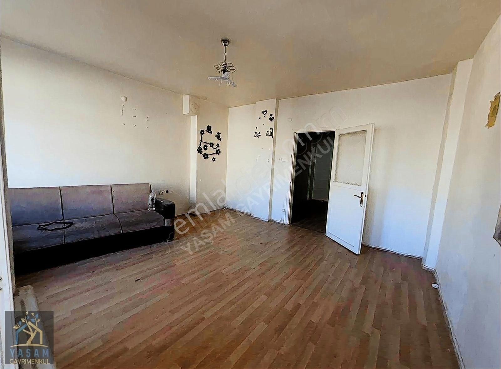 Yaşam Dan Nene Hatun Mah Metroya Yakın Satılık 5 Kat 1+1 Daire