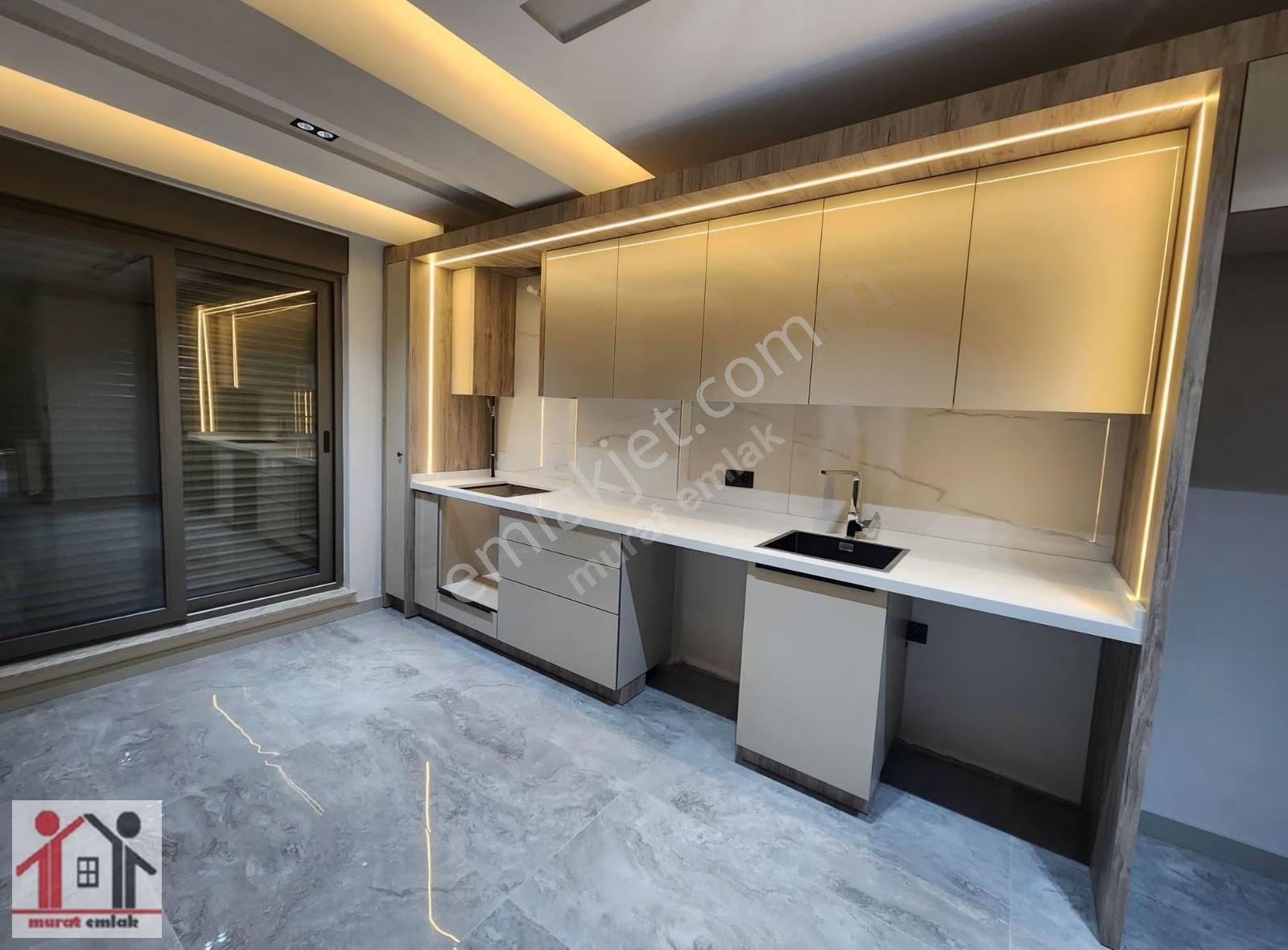 Zerdalilikde Sıfır Kapalı Otoparklı 3+1 3.kat Önü Açık Daire