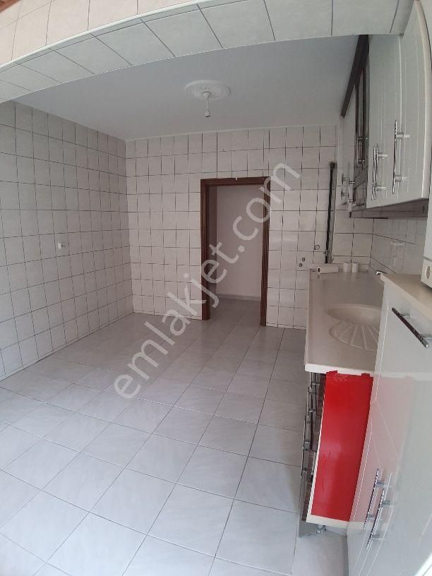 3+1 Bağımsız Salon 2.kat Bakımlı Kiralık Daire Yıldız Emlak'tan - Görsel 2