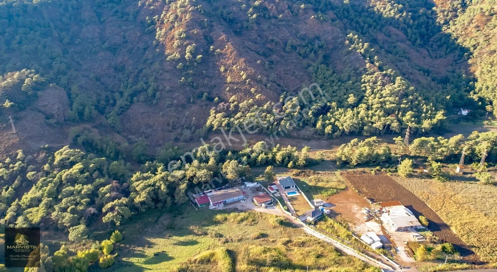 Hisarönü Ana Yol Üzeri Satılık 3 Müstakil Ev+4 Depo Ve Arazisi - Görsel 4