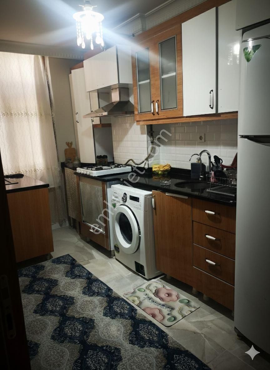 Kapalı Yüzme Havuzun Karşısında - Görsel 3