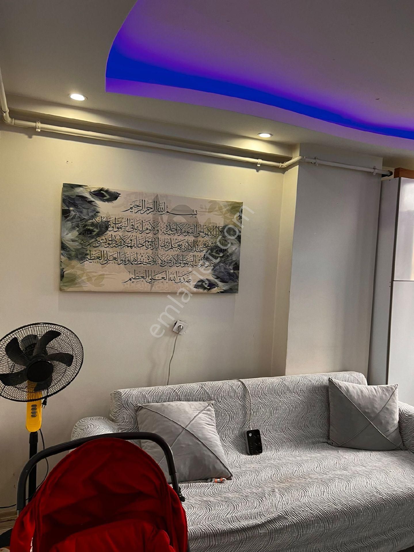 Kapalı Yüzme Havuzun Karşısında - Görsel 4