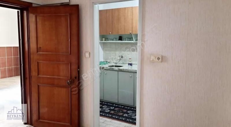 Beykent Ten Çarşı Metropol Caddede 1+1 70mt Kısmi Eşyalı Ofis - Görsel 2