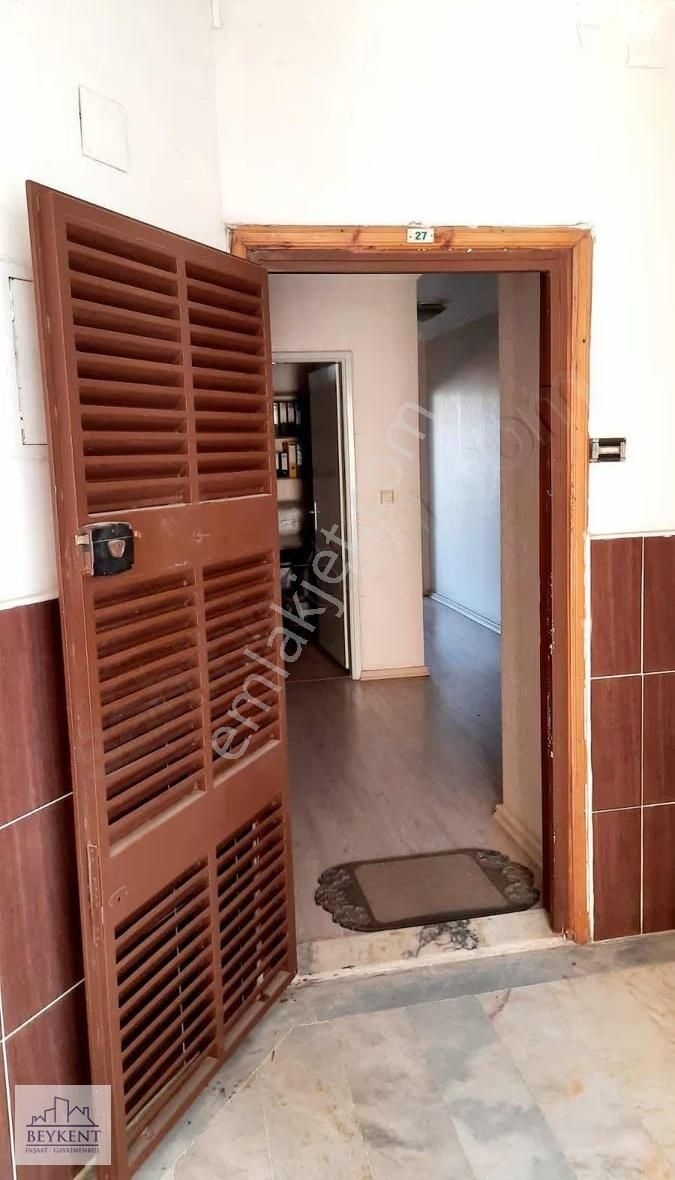 Beykent Ten Çarşı Metropol Caddede 1+1 70mt Kısmi Eşyalı Ofis