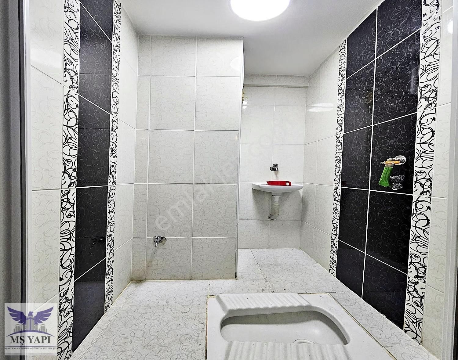 Esenyurt Meydana 5 Dk Yürüme Mesafesi 2+1 Arakat Kiralık Daire - Görsel 2