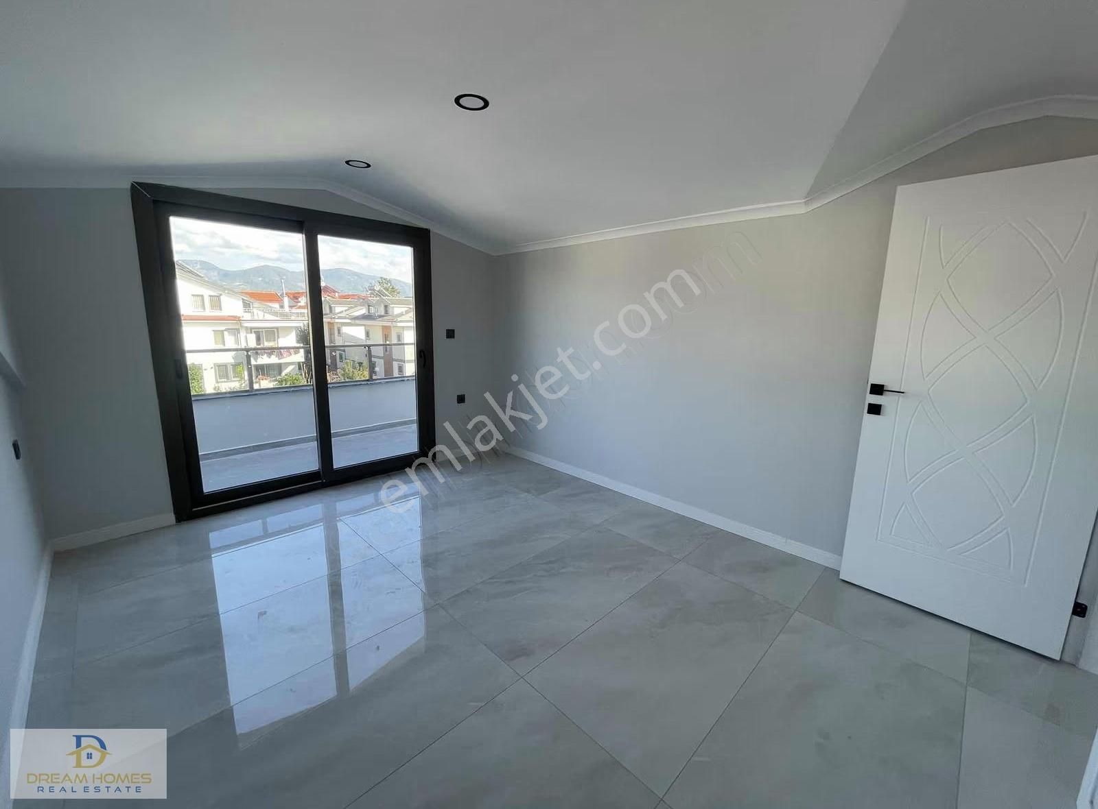 Fethiye Merkezi Konumda Satılık 4+1 Havuzlu Tripleks Villa - Görsel 18