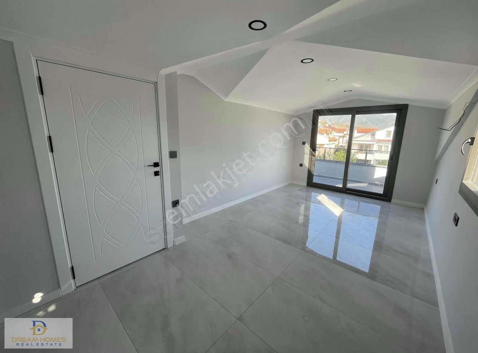 Fethiye Merkezi Konumda Satılık 4+1 Havuzlu Tripleks Villa - Görsel 12