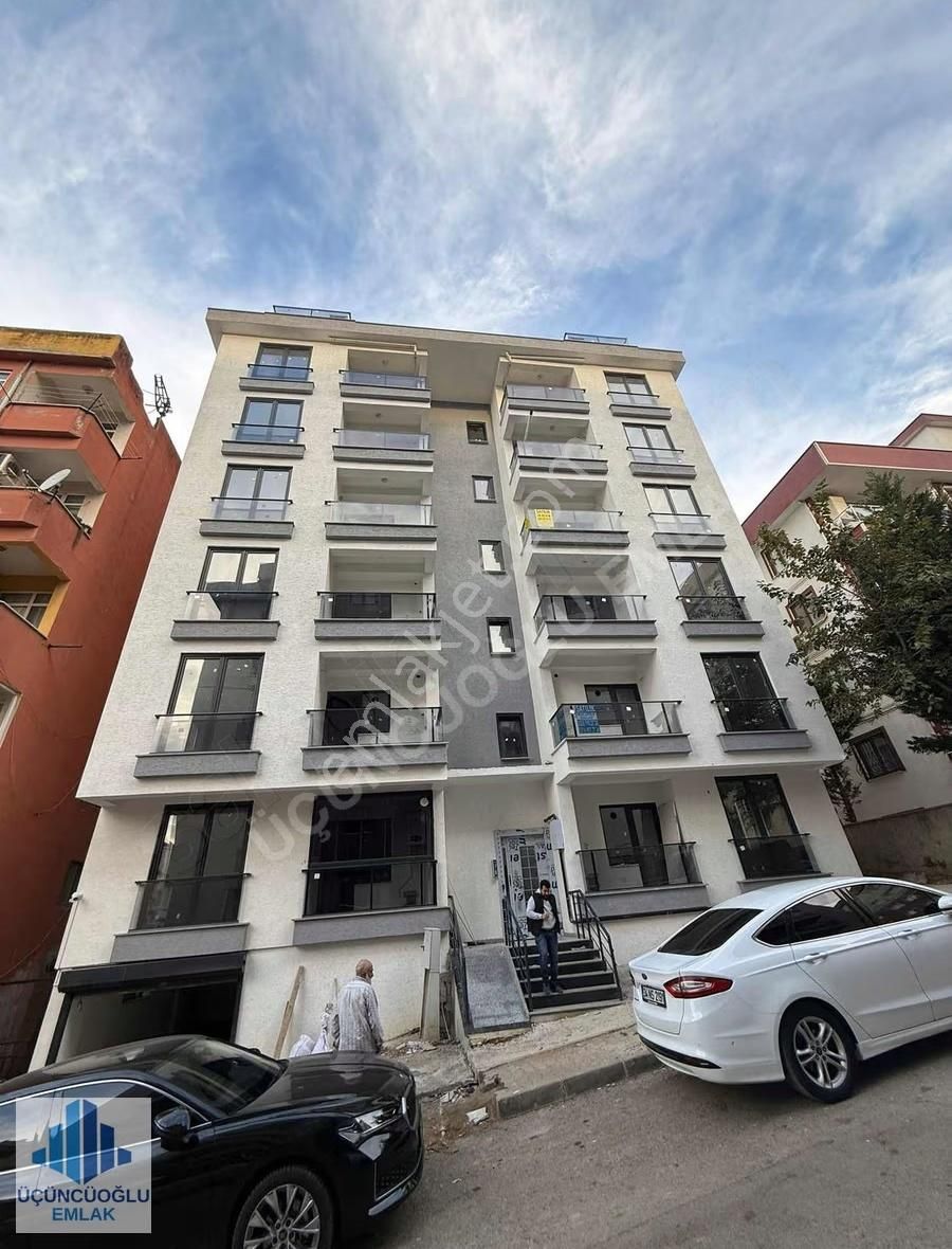 Aydıntepe'de Ebeveyn Banyolu 3+1 Kiralık Sıfır Daire